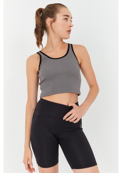 Gri Basic Sıfır Kol Dar Kalıp U Yaka Kadın Crop Top Atlet - 97162 indirimleri