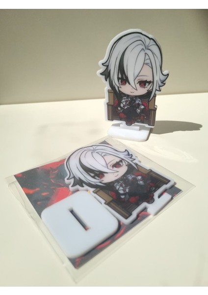 Genshin Impact Arlecchino Mini Karakter Figür Standı (1 Adet)