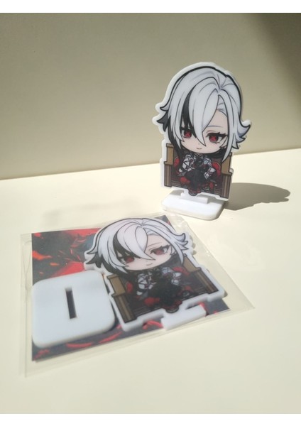 Genshin Impact Arlecchino Mini Karakter Figür Standı (1 Adet) modelleri