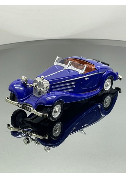 Eski Clasik Model Işıklı Sesli 1.36 Ölçek Oyuncak Araba