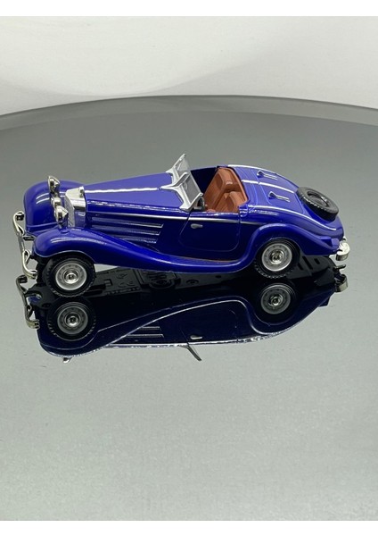 Eski Clasik Model Işıklı Sesli 1.36 Ölçek Oyuncak Araba modelleri