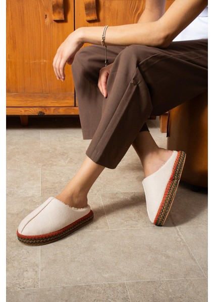 Içi Tüylü Yüksek Tabanlı Kadın Ev Terliği