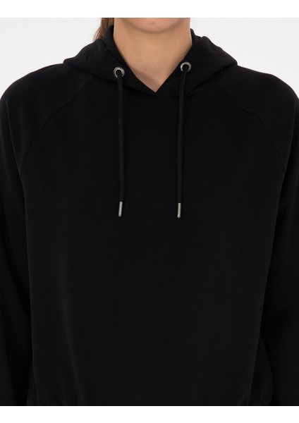 Kadın Siyah Comfort Fit Sweatshirt 50312020-VR046