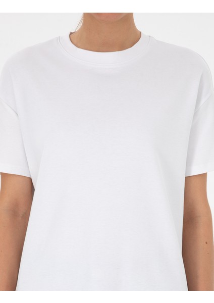 Kadın Beyaz Oversize Basic Tişört 50316880-VR013
