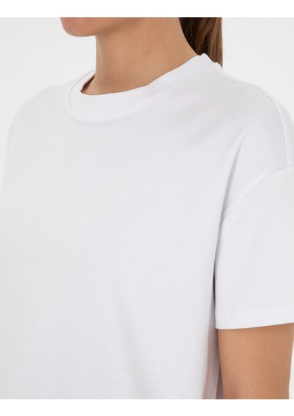 Kadın Beyaz Oversize Basic Tişört 50316880-VR013