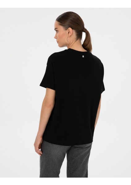 Kadın Siyah Oversize Basic Tişört 50316880-VR046 indirimleri