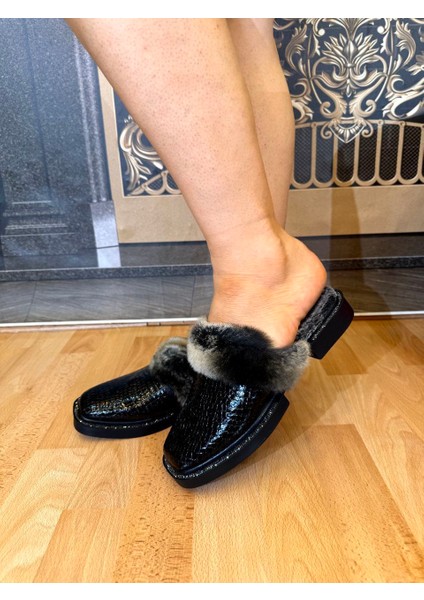 Sandalet Suni Deri Iç Kısımda Kürk Rahat Siyah Timsah Derisi Desenli Parlak Dış Yüzey Kalın Taban indirimleri