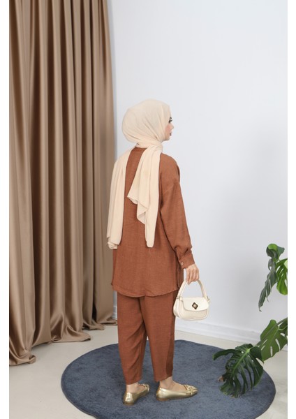 Gizli Düğmeli Pantolonlu Takım