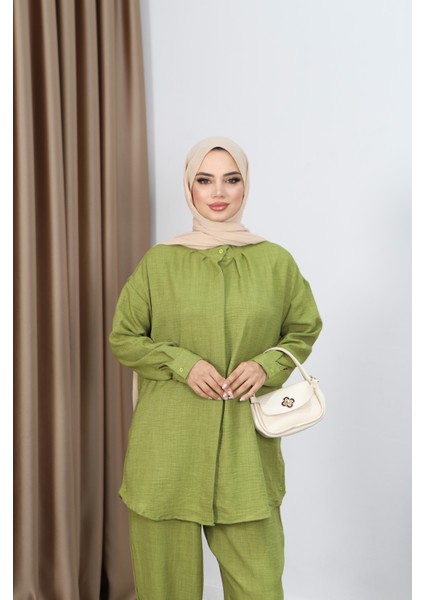 Gizli Düğmeli Pantolonlu Takım fırsatları