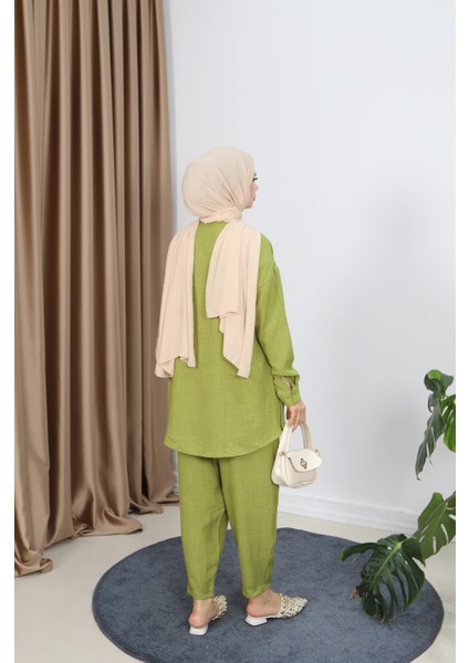 Gizli Düğmeli Pantolonlu Takım