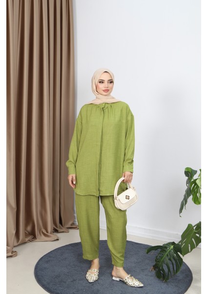 Gizli Düğmeli Pantolonlu Takım