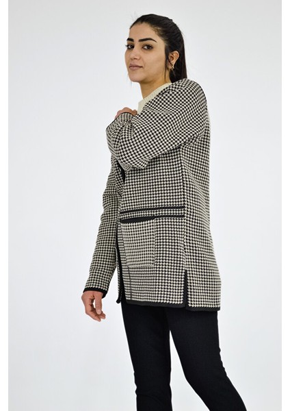 Kaz Ayağa Desenli Düğmeli Ceket fırsatları