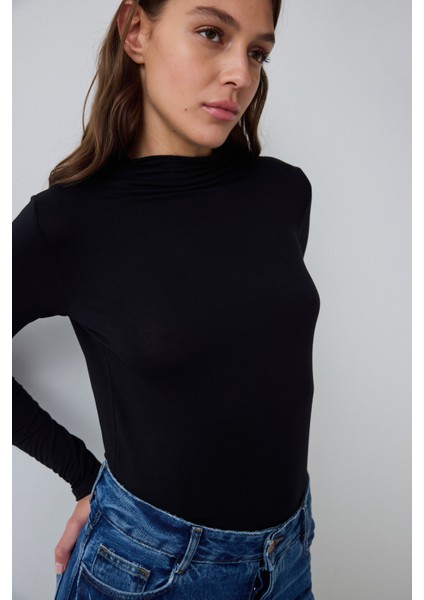 Siyah Yarım Balıkçı Yaka Slim Fit Uzun Kollu Triko fırsatları