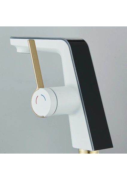 Akıllı Dijital Sıcaklık LED Ekran Banyo Lavabo Bataryası Beyaz Gold 2 Akış Ayarı Ithal 7 Yıl Garanti modelleri