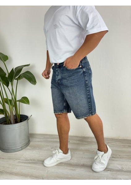 Paça Cep Yırtık Detaylı Yıkamalı Mavi Fit Likrasız Jean Kot Şort fırsatları