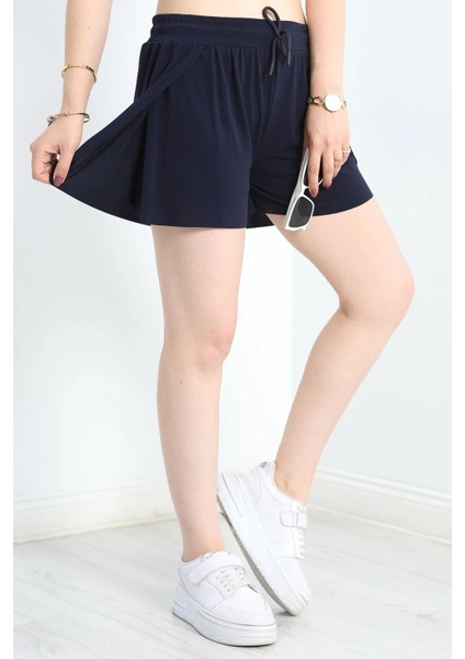 Kadın Beli Bağcıklı Yanlardan Yırtmaç Detaylı Çift Katmanlı Dökümlü Hafif Sandy Kumaş Tayt Şort