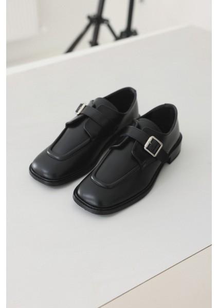 Loafer 2512 - Kemer Detaylı Loafer Siyah Kadın Loafer