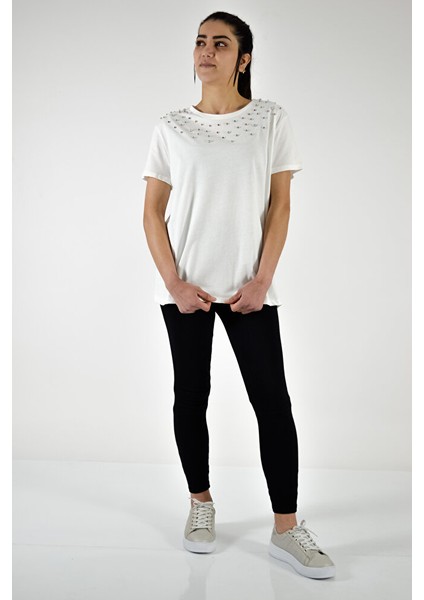 Önü Taş Işlemeli T-Shirt fiyatları