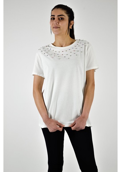 Önü Taş Işlemeli T-Shirt modelleri