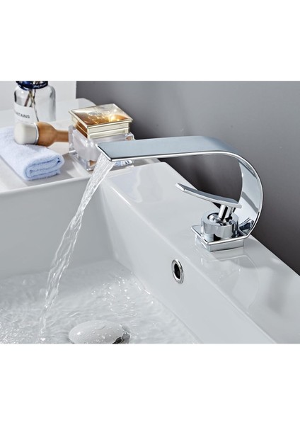 Banyo Lavabo Bataryası Krom Renk Şelale 7 Yıl Garantili Ithal Yeni Ince Tasarım.