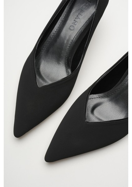 Elera Siyah Nubuk Sivri Burunlu Kadın İnce Metal Alçak Topuklu Klasik Ayakkabı (5cm) modelleri