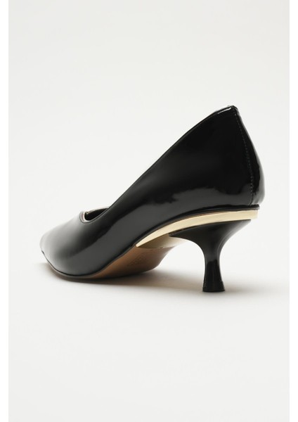 Elera Siyah Rugan Sivri Burunlu Kadın İnce Metal Alçak Topuklu Klasik Ayakkabı (5cm) fiyatları