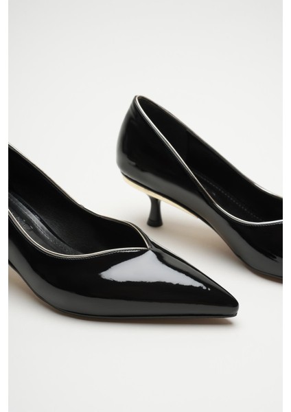 Elera Siyah Rugan Sivri Burunlu Kadın İnce Metal Alçak Topuklu Klasik Ayakkabı (5cm) indirimleri