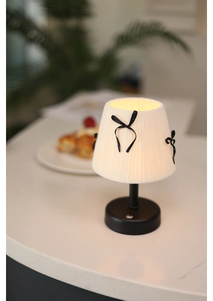 Krem Kadife Süet Siyah Fiyonk Kablosuz Şarjlı Masa Lambası - Alt Siyah