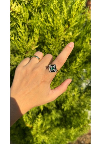 Siyah Mineli Ayarlanabilir Yüzük