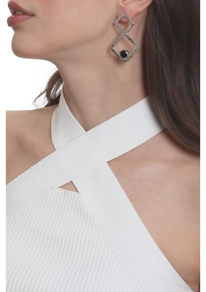 Kadın Lak Gümüş Renk Doğaltaşlı Çivili Model Geometrik Formlu El Yapımı Küpe