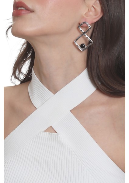 Kadın Lak Gümüş Renk Doğaltaşlı Çivili Model Geometrik Formlu El Yapımı Küpe fiyatları