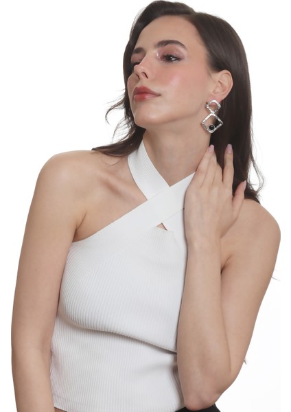 Kadın Lak Gümüş Renk Doğaltaşlı Çivili Model Geometrik Formlu El Yapımı Küpe indirimleri