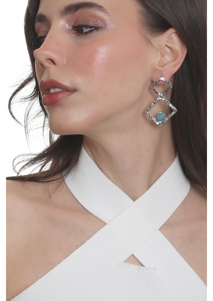 Kadın Lak Gümüş Renk Doğaltaşlı Çivili Model Geometrik Formlu El Yapımı Küpe modelleri