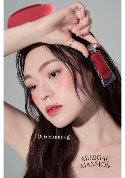 Gül Özlü, Kadife Bitiş Sunan, Nemlendirici ve Kalıcı Tint MUZIGAE MANSION Objet Liquid 005 Stunning