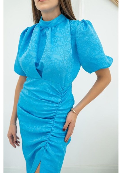 Mavi Jakarlı ve Desenli Elbise