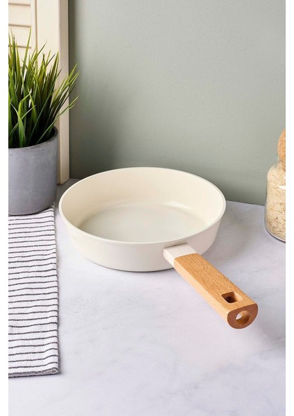 Cookwood Beige Indüksiyon Tabanlı Ahşap Saplı Seramik Tava 20 cm