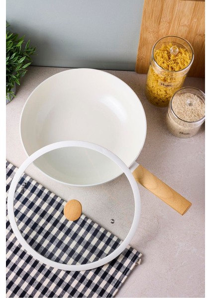Danish Cook Beige Indüksiyon Tabanlı Kapaklı Wok Tava 30 cm fırsatları