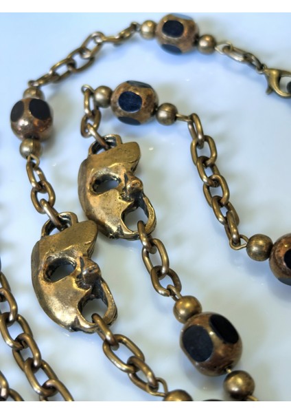 Otantik Gözlük Zinciri Antik Atın Rengi Zincirli Mask Figürlü Gerçek Kristal Taşlı Gözlük Askısı fiyatları