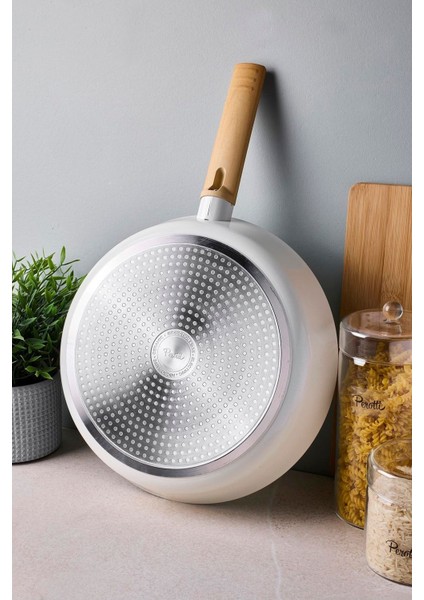 Danish Cook Beige Indüksiyon Tabanlı Tava 30 cm fırsatları