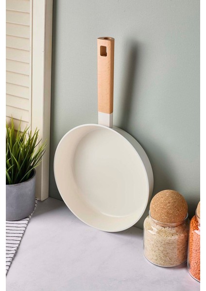 Cookwood Beige Indüksiyon Tabanlı Ahşap Saplı Seramik Tava 24 cm fırsatları