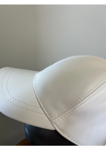 Beyaz Unisex %100 Hakiki Deri Cırt Cırtlı Şapka – (57-59 cm ) Arkadan ayarlanabilir