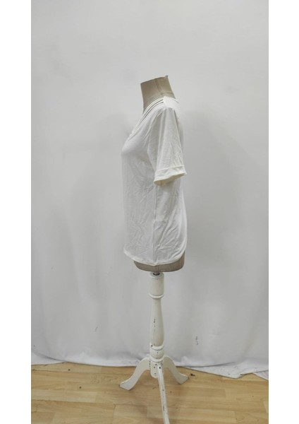 Kadın Kısa Kollu V Yakalı Şerit Detaylı Viskon Bluz indirimleri