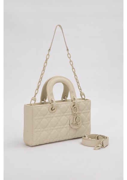 Krem Logo Aksesuar Zincirli Omuz Çantası fiyatları