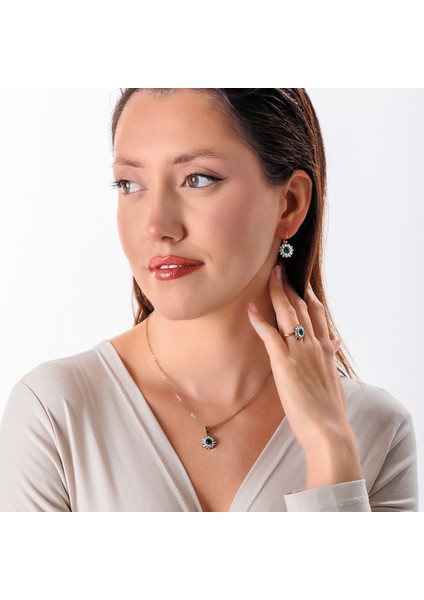 Klasik Işıltı Yeşil Kadın 3'lü Takı Seti Küpe Kolye Yüzük Takım Bakır El Yapımı Kristal Taşlı Kararma Yapmaz Kutulu