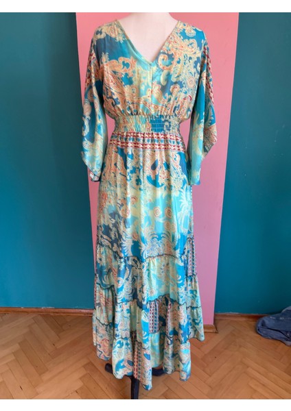 Parlak Mavi Desenli Ipek Karışımlı Maxi Elbise – Standart Beden 36 40 Tesettüre Uygundur. modelleri