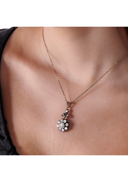 Divanhane Kadın 3'lü Takı Seti Küpe Kolye Yüzük Takım Bakır El Yapımı Kristal Taşlı Kararma Yapmaz Kutulu modelleri