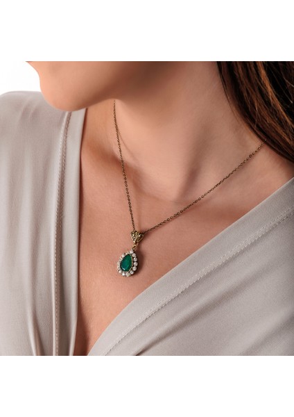 Hürrem Sultan Yeşil Kadın 3'lü Takı Seti Küpe Kolye Yüzük Takım Bakır El Yapımı Kristal Taşlı Kararma Yapmaz Kutulu modelleri