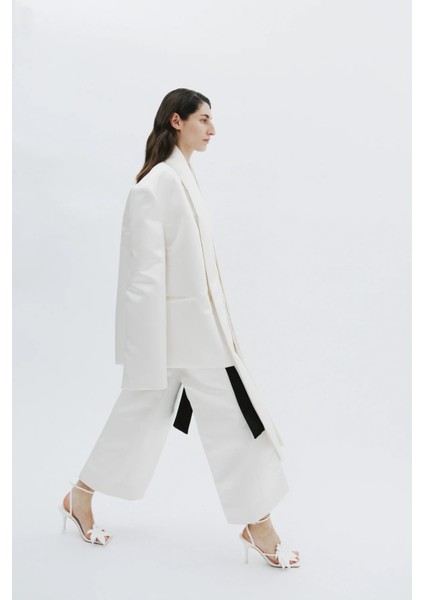 Italya Yapımı Delta Palma Beyaz Topuklu Ayakkabı Zarif Taş Detaylı Nappa Deri fiyatları