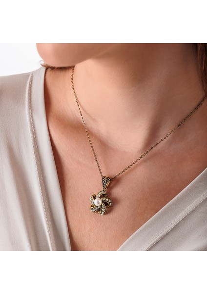 Incili Çiçek Kadın 3'lü Takı Seti Küpe Kolye Yüzük Takım Bakır El Yapımı Kristal Taşlı Kararma Yapmaz Kutulu modelleri