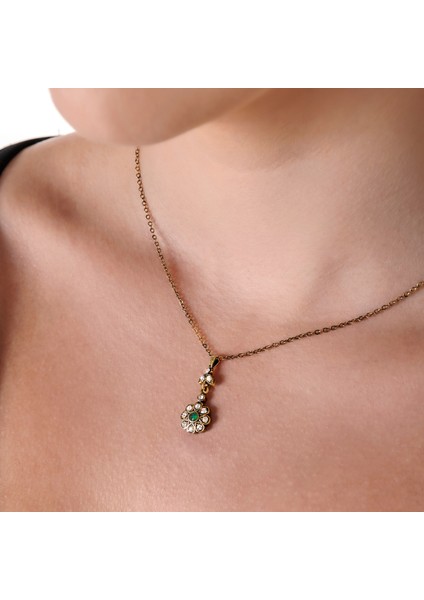 Harmoni Mini Çiçek Yeşil Kadın 3'lü Takı Seti Küpe Kolye Yüzük Takım Bakır El Yapımı Kristal Taşlı Kararma Yapmaz Kutulu modelleri